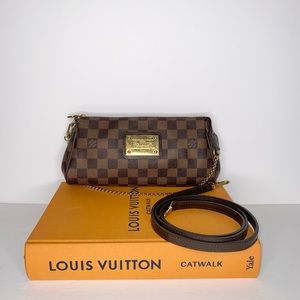 ❌❌SOLD❌❌ Louis Vuitton Eva clutch